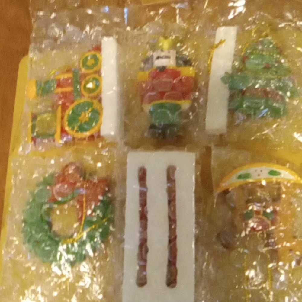 SET 6 VTG WOOD RESIN CHRISTMAS ORNAMENTS